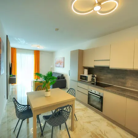 Charming And Bright One Bedroom Cpac2-1